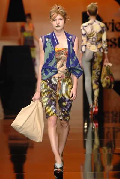 Look 10
